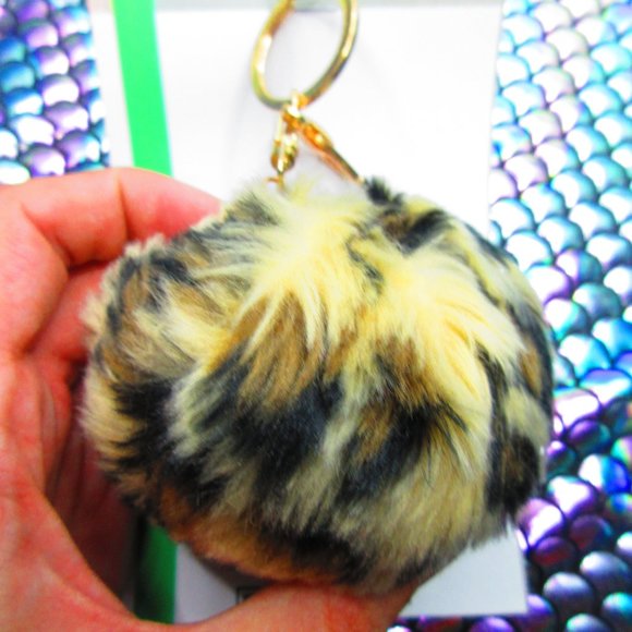 Cheetah Puffball Pom Pom Keychain With Gold Finish Findings - Picture 2 of 4